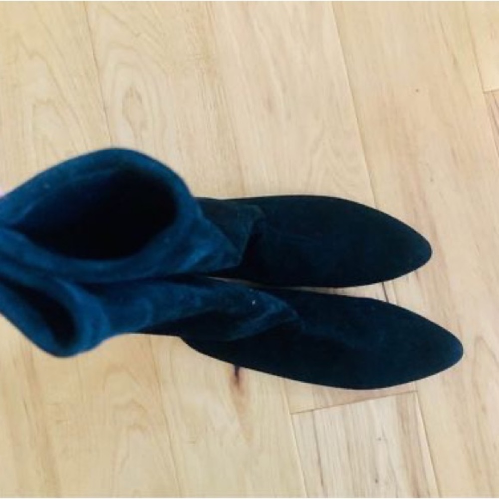 brand new Manolo Blahnik calf height black suede boots